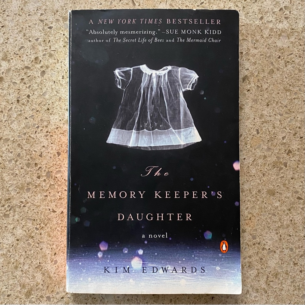 📚✨$5 Add On✨The Memory Keeper’s Daughter Kim Edwards Bestselling Novel Good Read